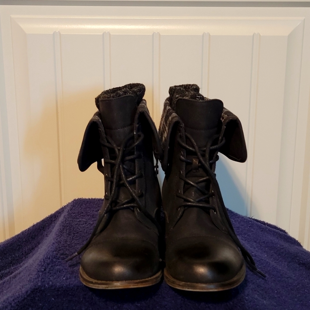 Womens lace up combat boots